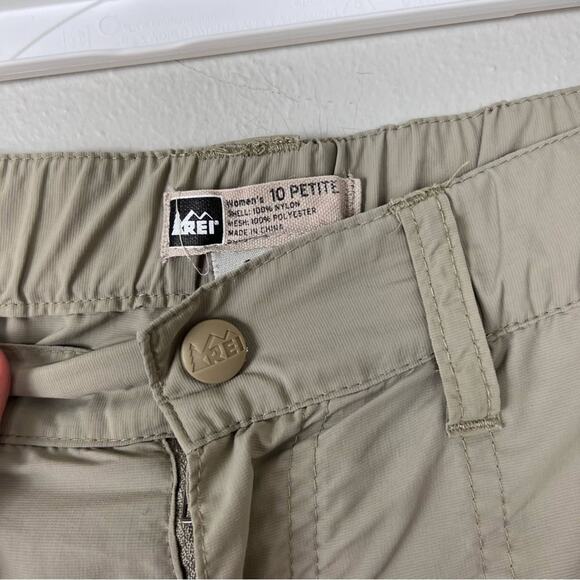 REI Convertible Hiking Active Pants Tan Shorts Removable Petite - Picture 5 of 6